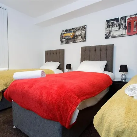 Shaftesbury Apartment *