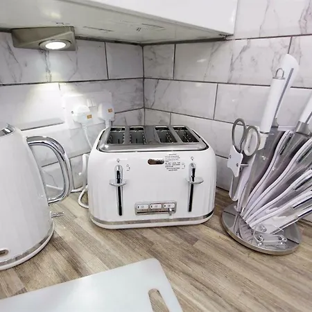 Shaftesbury リーズ