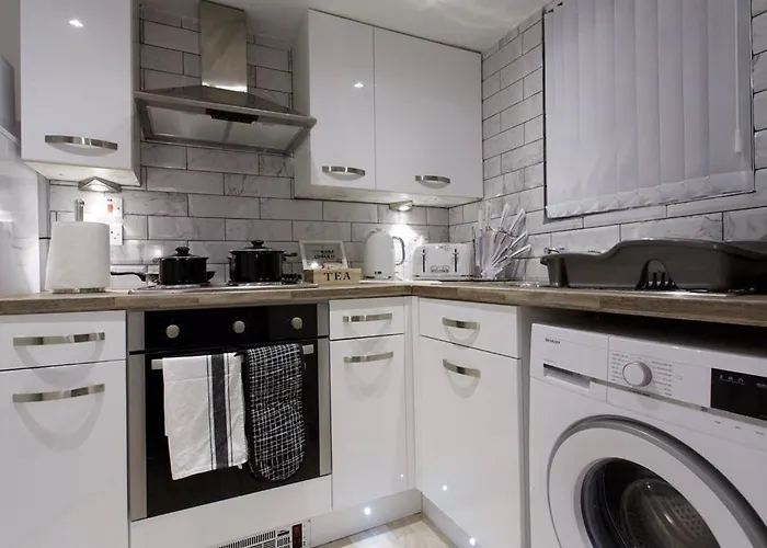 Shaftesbury Apartment